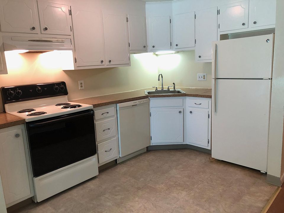 2nd image of 100 Horne Ave Unit 2-B