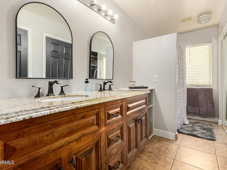 6609 W Johnson St — Photo 18