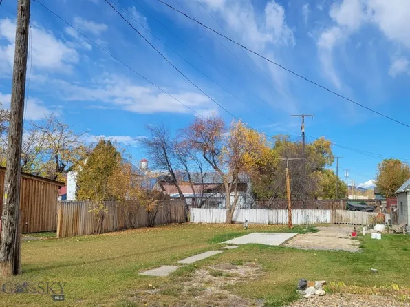 107 E 2nd St, Twin Bridges, MT 59754