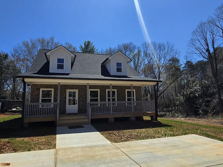 5058 Shattalon Dr — Photo 3