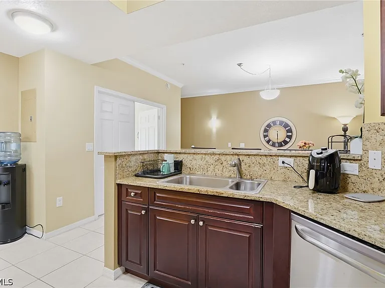 8560 Violeta St #204 — Photo 10