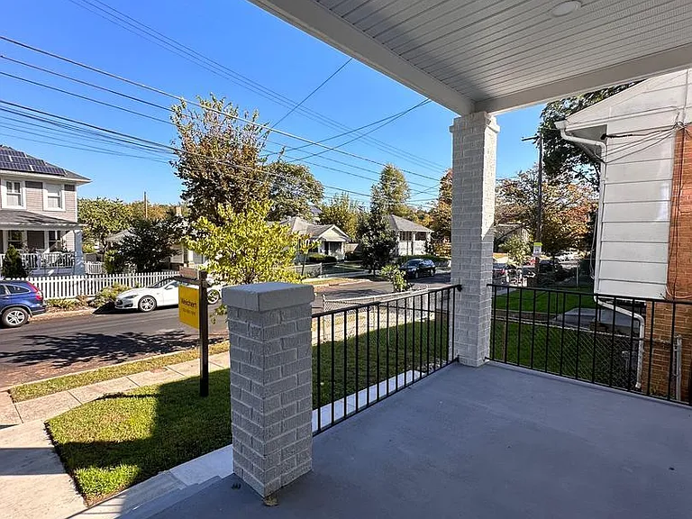 4709 Clay St NE — Photo 4
