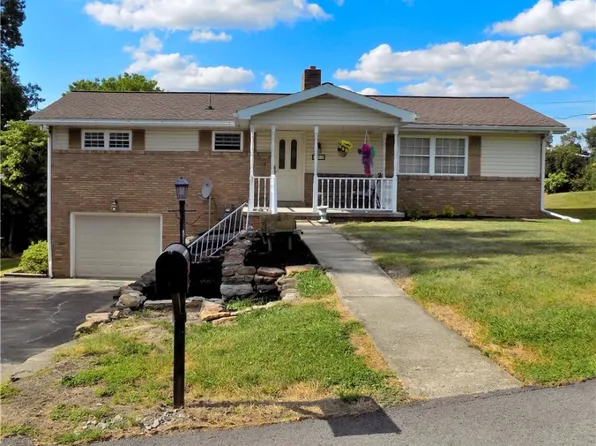 137 Watson Dr, Hopwood, PA 15445