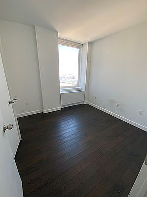 5th image of 309 Gold St APT 35