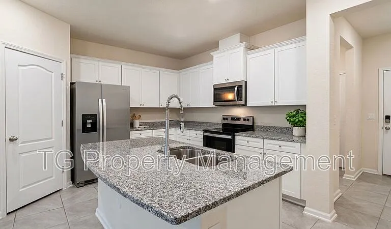 124 Pasadena Dr — Photo 1
