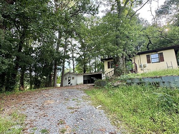 4th image of 204 N Bogle St