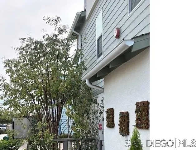 3 bed, 3.0 bath, 1664 sqft, $6,500 — Photo 3