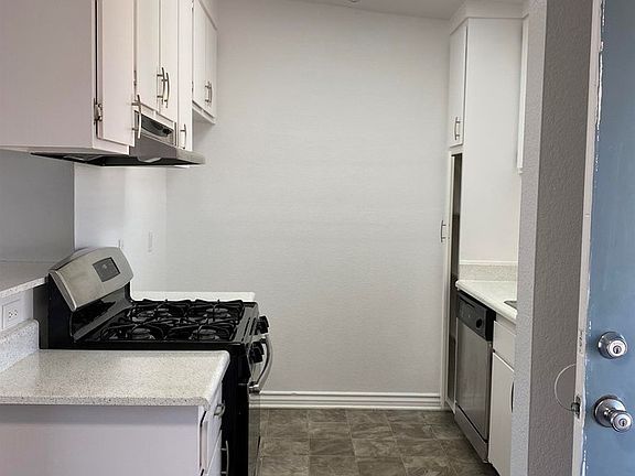 5th image of 13630 Doty Ave APT 11