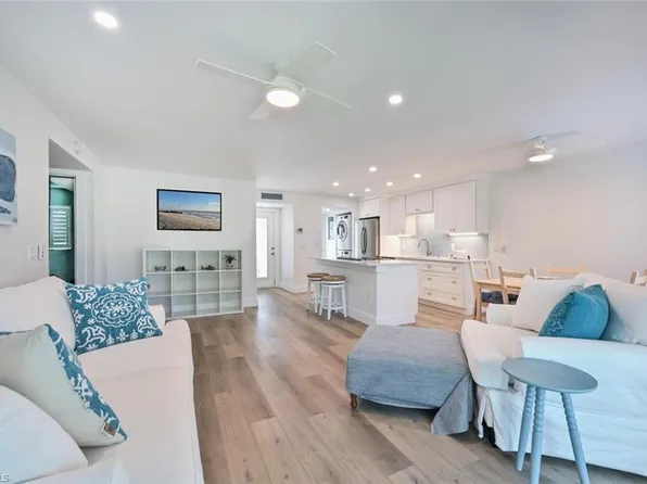 250 7th Ave S, Naples, FL