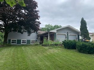 2S143 Colonial Ln, Lombard, IL 60148