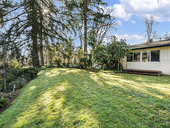 3rd image of 731 S River Rd