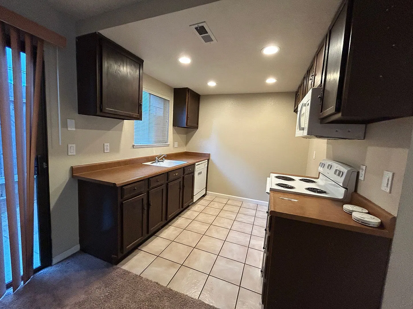 Cozy Elk Grove Duplex — Photo 4