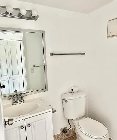 251 Brighton Dr #F — Photo 6