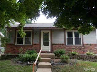 819 Matthews Dr, Fenton, MO 63026