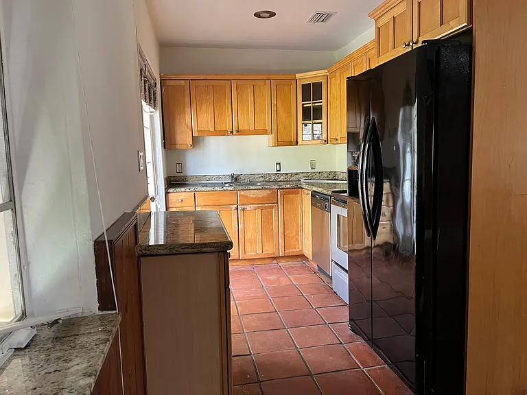 2701 SW 80th Ave — Photo 7