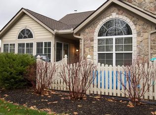 305 Sandover Dr, Aurora, OH 44202