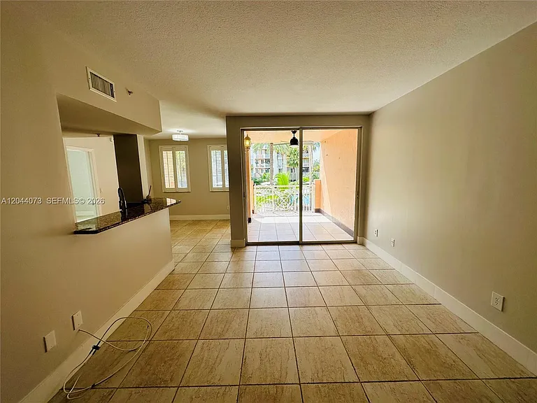 140 Meridian Ave #314 — Photo 8