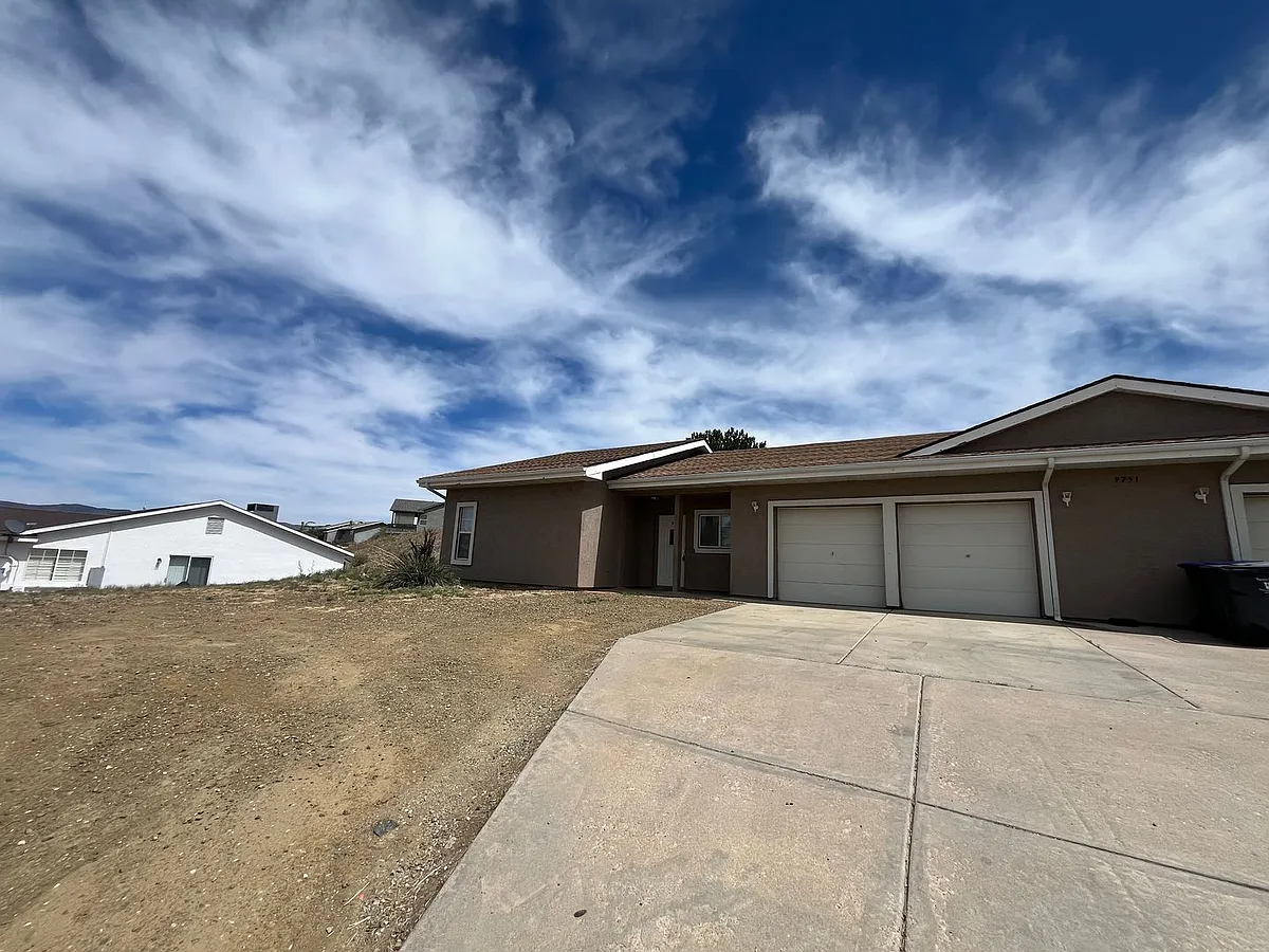 Building Photo - 9751 E Magma Dr