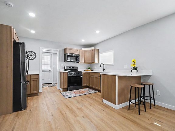 5th image of 20925 Ridgemont Rd