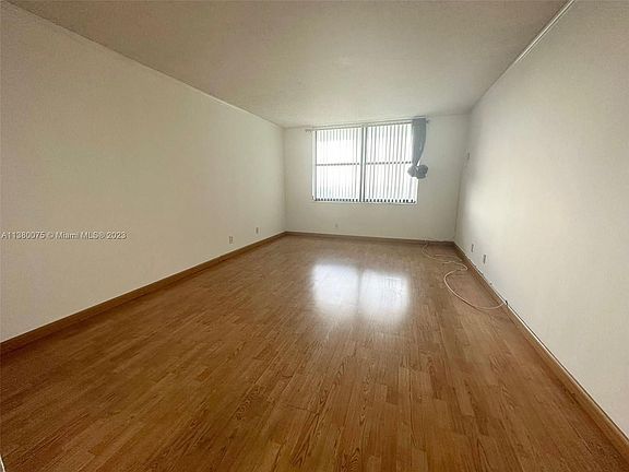 5th image of 18151 NE 31st Ct APT 2010