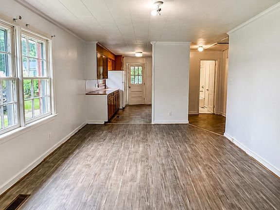 2nd image of 119 Winesett Circle