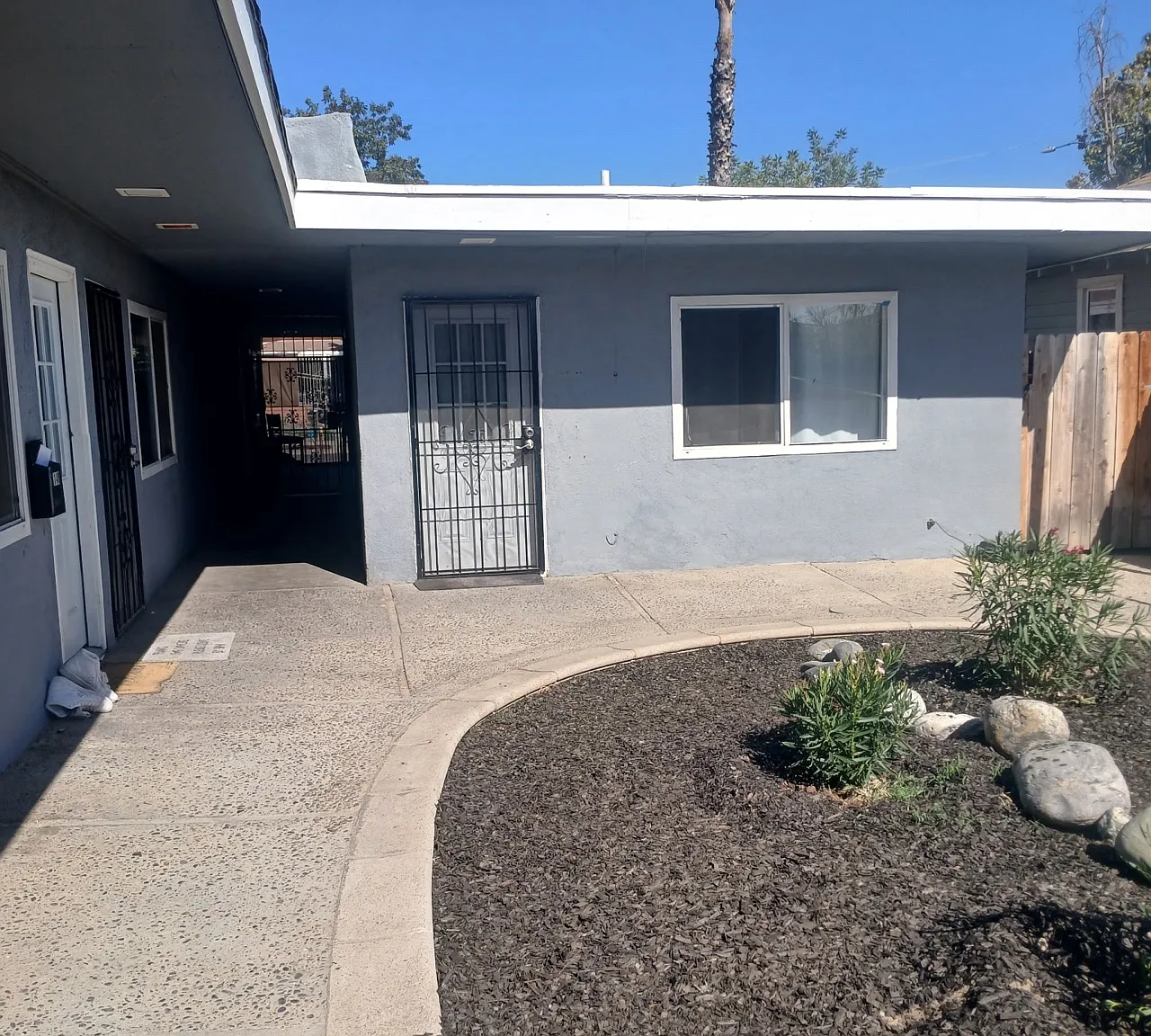 143 N Echo Ave — Photo 1