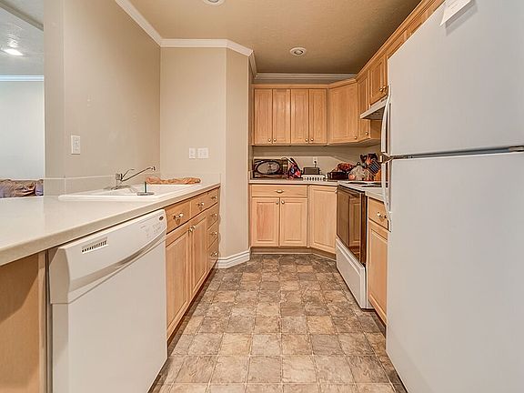5th image of 1541 N Riverside Ave #14