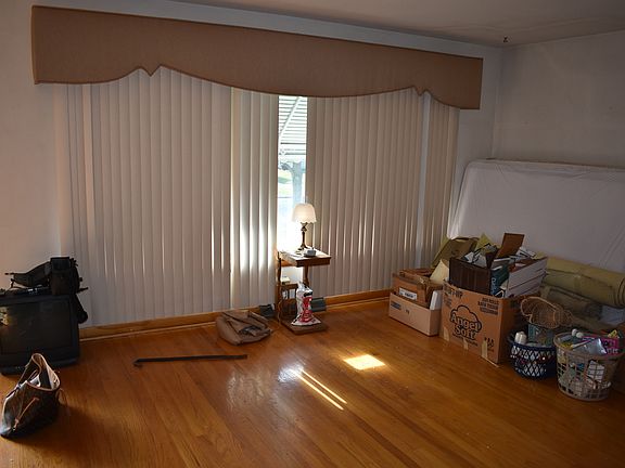 2nd image of 7632 W 66th St