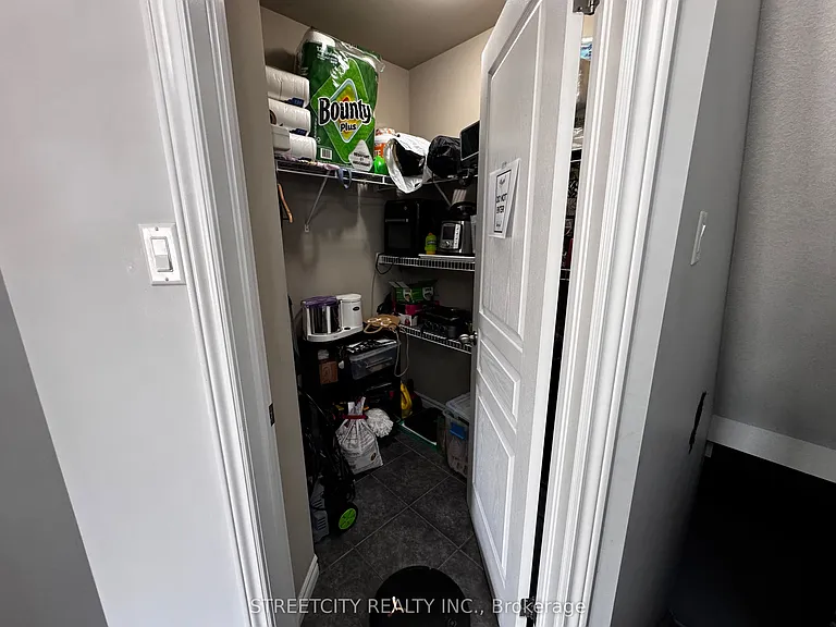 464 Commissioners Rd W #24 — Photo 6