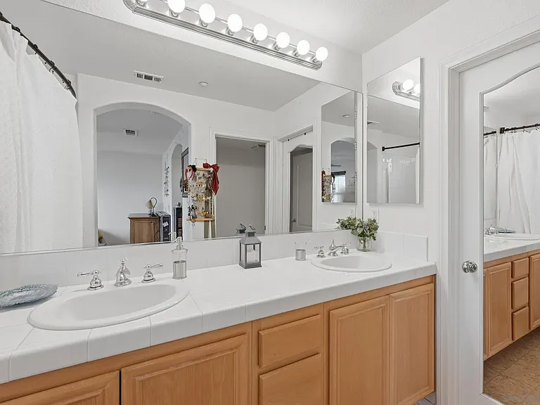 237 Marquette Ave — Photo 27