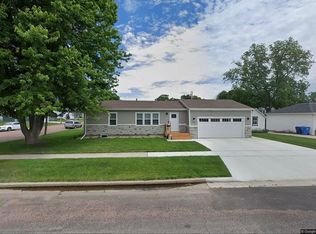 712 N Vermont Ave, Dell Rapids, SD 57022