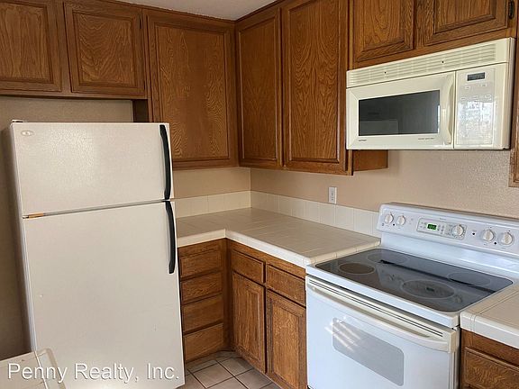 4th image of 3664 Clairemont Dr Unit 3A