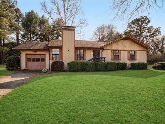 2038 Kathleen Pl, Hayes, VA 23072