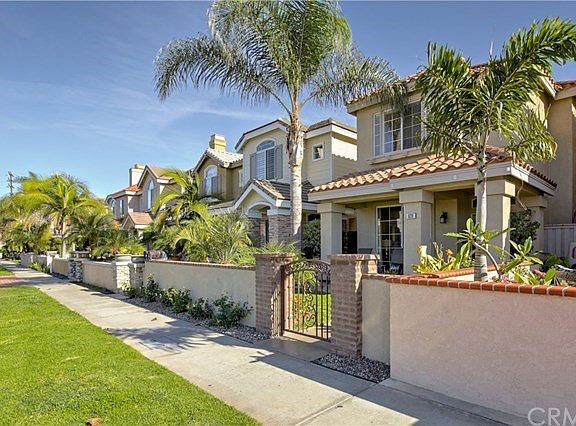 Down Town home with Private Gated Front Entry