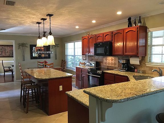 3rd image of 9202 Jaybird Cir W
