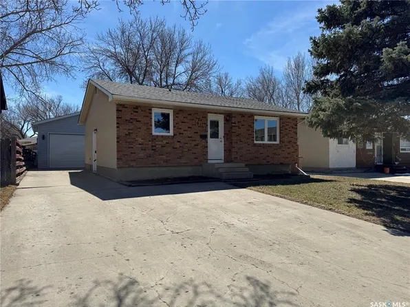 1915 7th AVENUE E, Regina, SK S4N 4M7