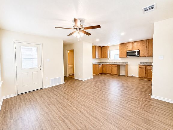 5th image of 320 SW 14th St