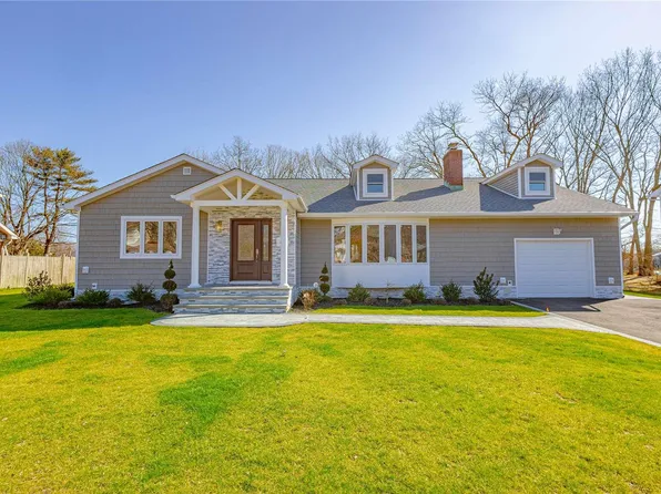 61 Lauren Avenue, Dix Hills, NY 11746