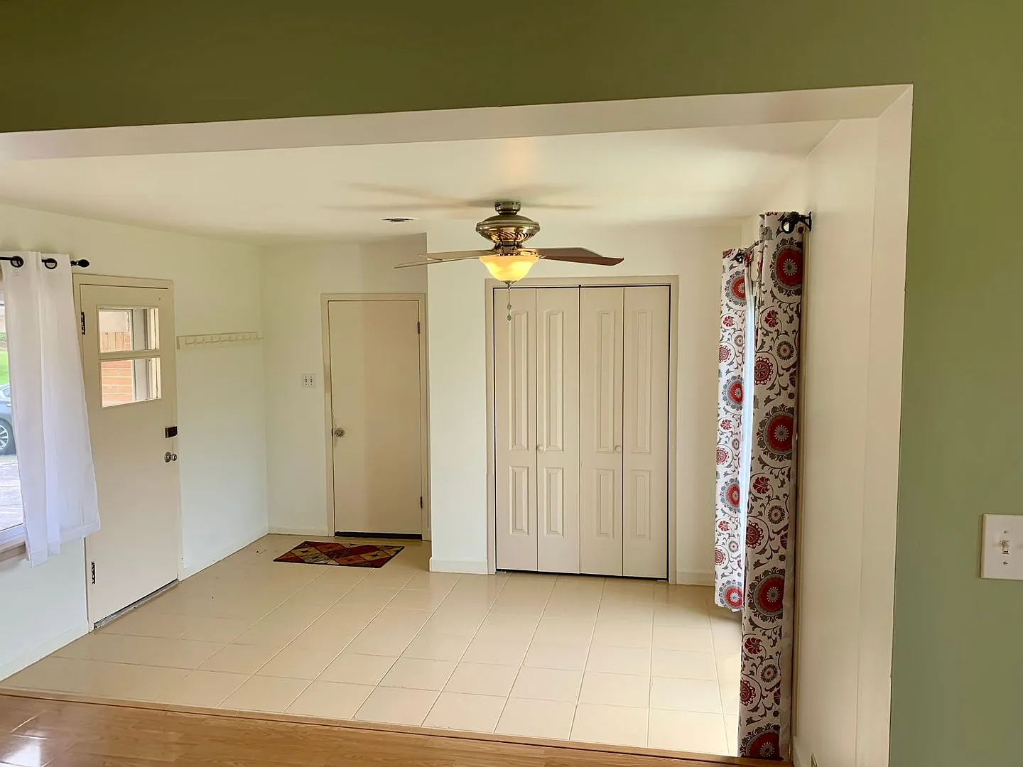 3-Bedroom Single Family Brookfield House — Photo 4