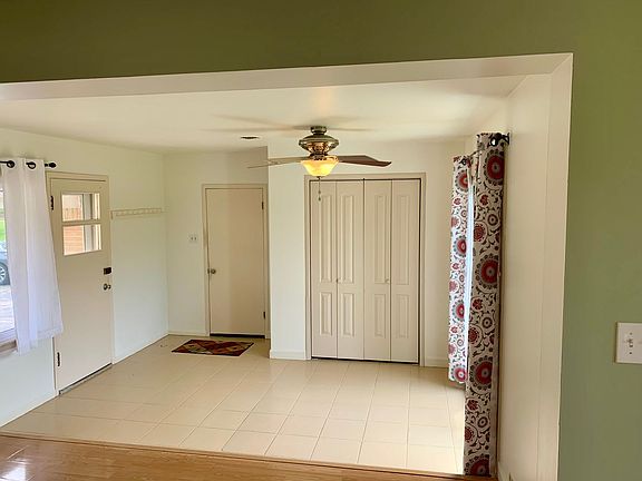 4th image of 14865 Pershing Dr