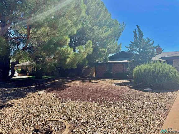 2nd image of 2316 Lomas Pl