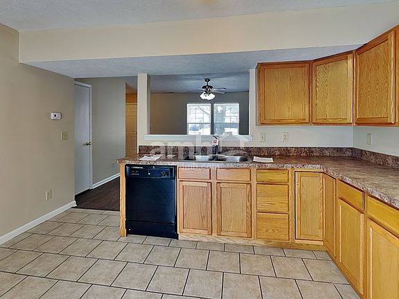 5th image of 435 Grand Woods Dr