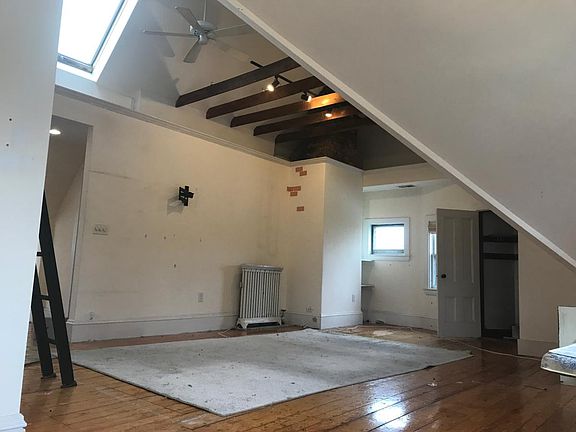 4th image of 139 Court St