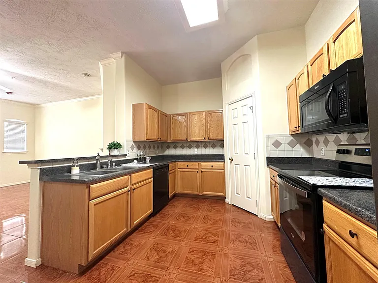 2710 Grants Lake Blvd #L7 — Photo 11
