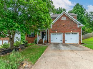 10 Bluff Ridge Ct, Greenville, SC 29617
