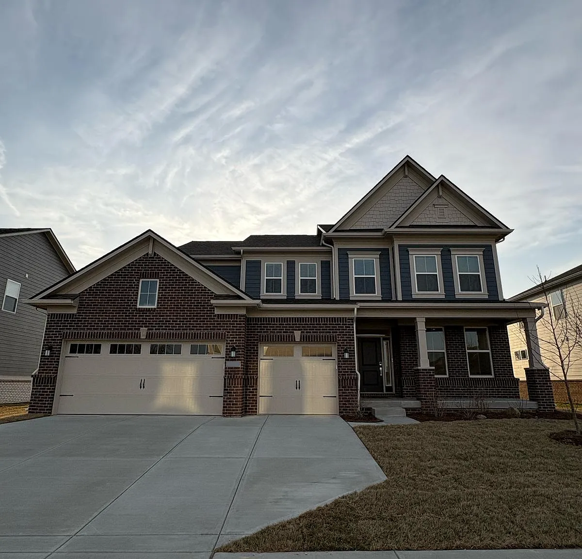 5 bed, 4.5 bath, 3703 sqft, $4,195 — Photo 1