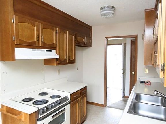 5th image of 1021 Brighton Cir SE