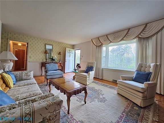 5th image of 4836 Blackstone Rd