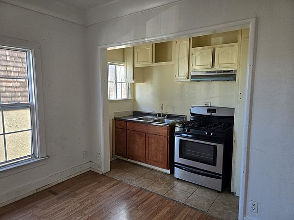3rd image of 1665 S Harvard Blvd #7
