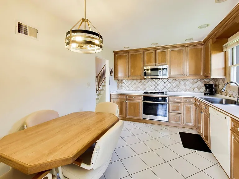634 W Millers Rd — Photo 9